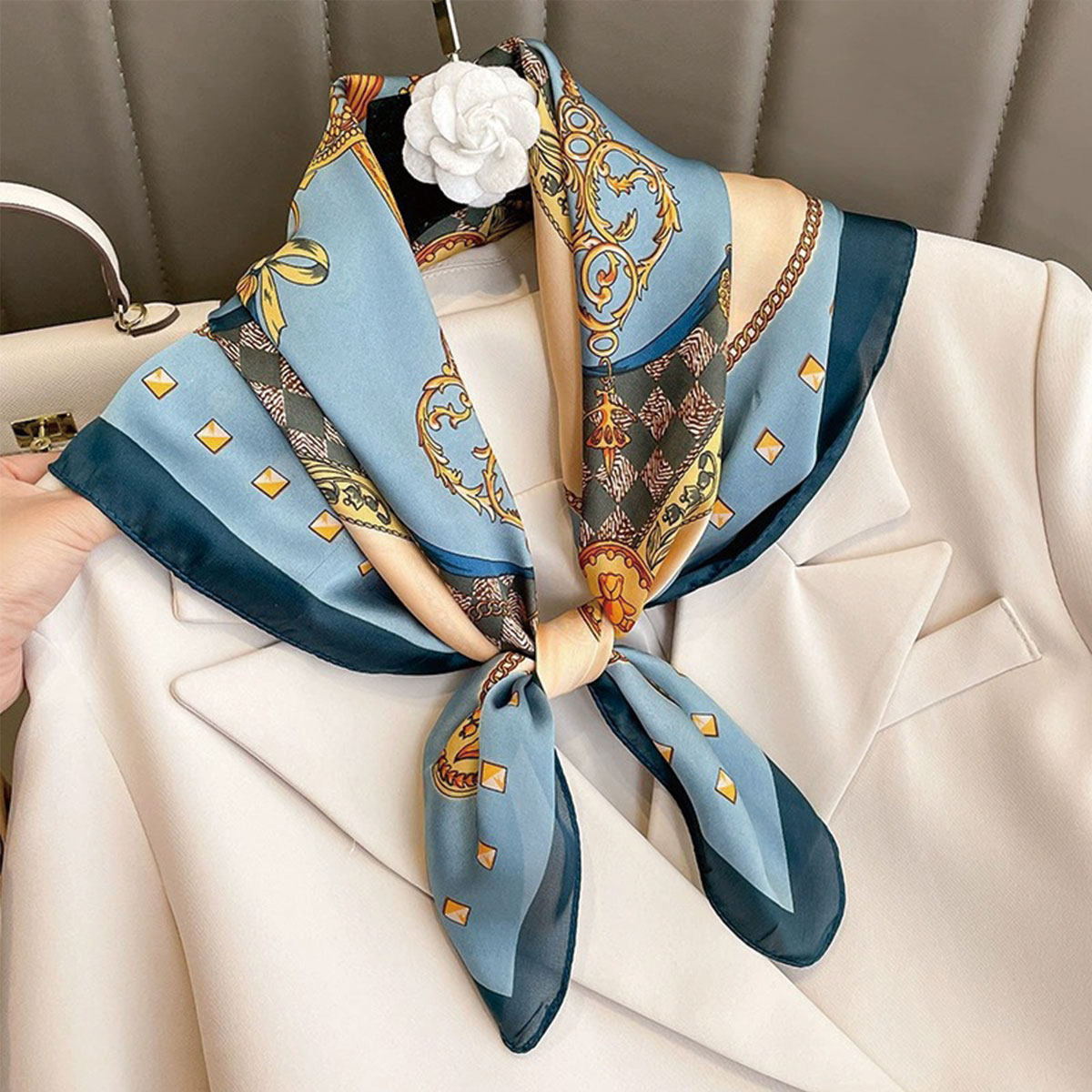 Foulard carré en soie de Style - Women'S Korean Accessories avis et prix